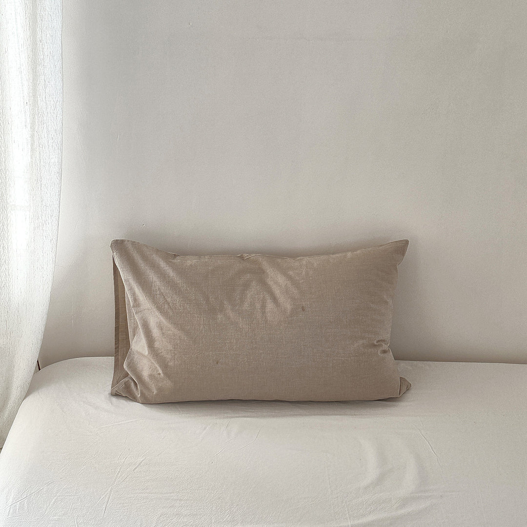 Cotton-linen pillowcase with hidden zipper
