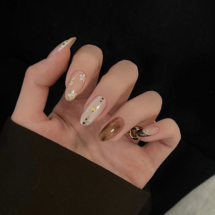 Artificial Nails in Elegant Pastel Look with Floral Accents Kalsten