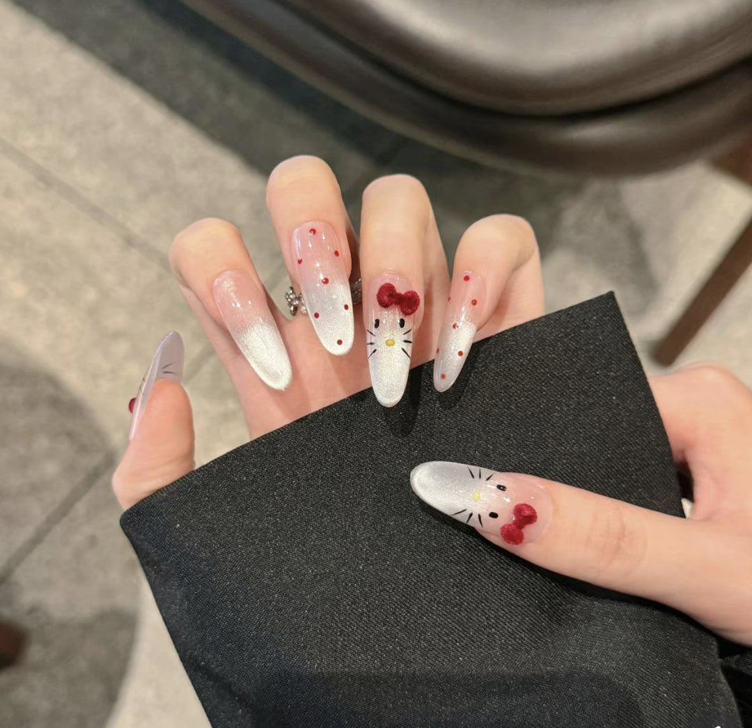 Artistic Themed Press-On Nail Design Kalsten
