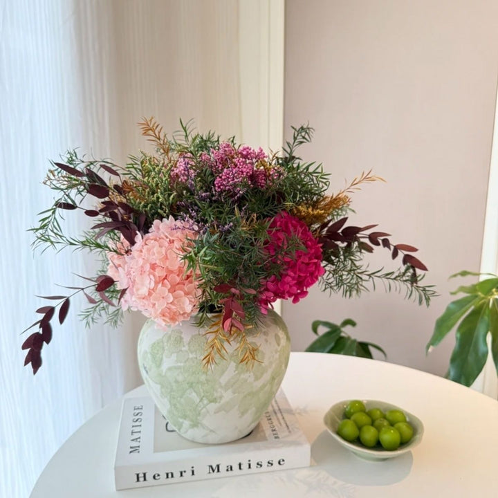 Elegant Natural Floral Arrangement