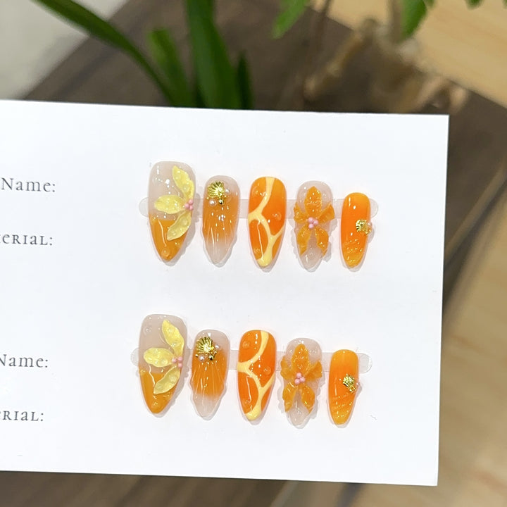 Artistic Floral Design Press-On Nail Set