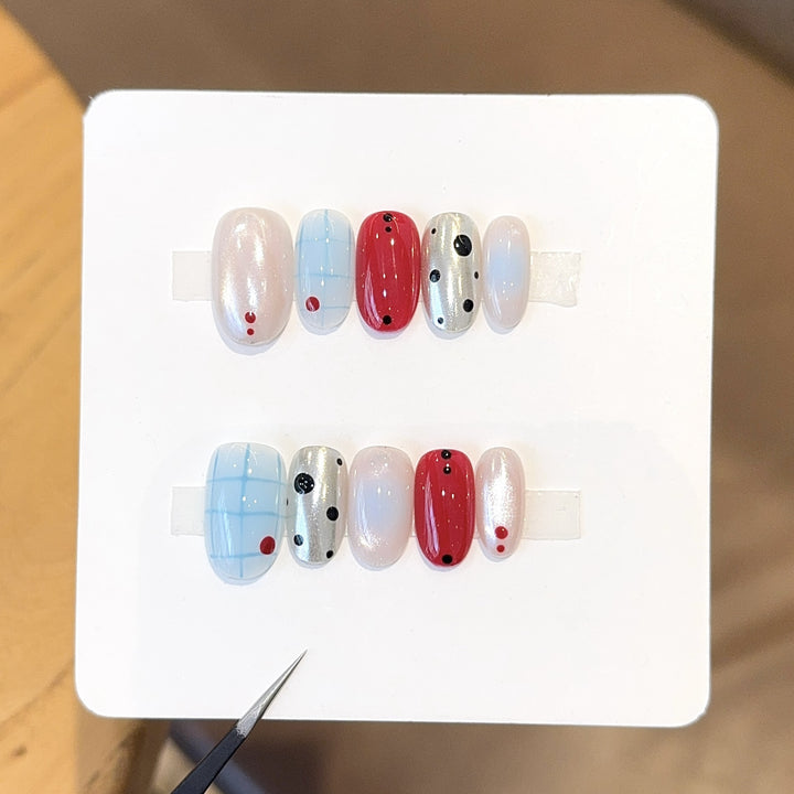 Artificials nails with creative geometric design and modern accents Kalsten