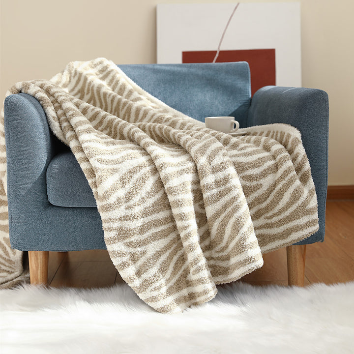 Cozy Knitted Throw Blanket Kalsten