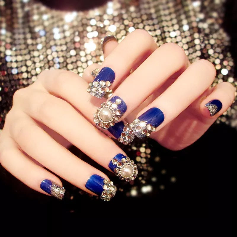 Artificial nails with elegant flower and rhinestone design Kalsten