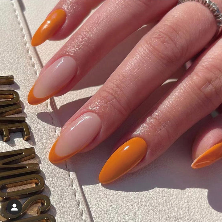 Artful nail extensions with an elegant leaf pattern Kalsten