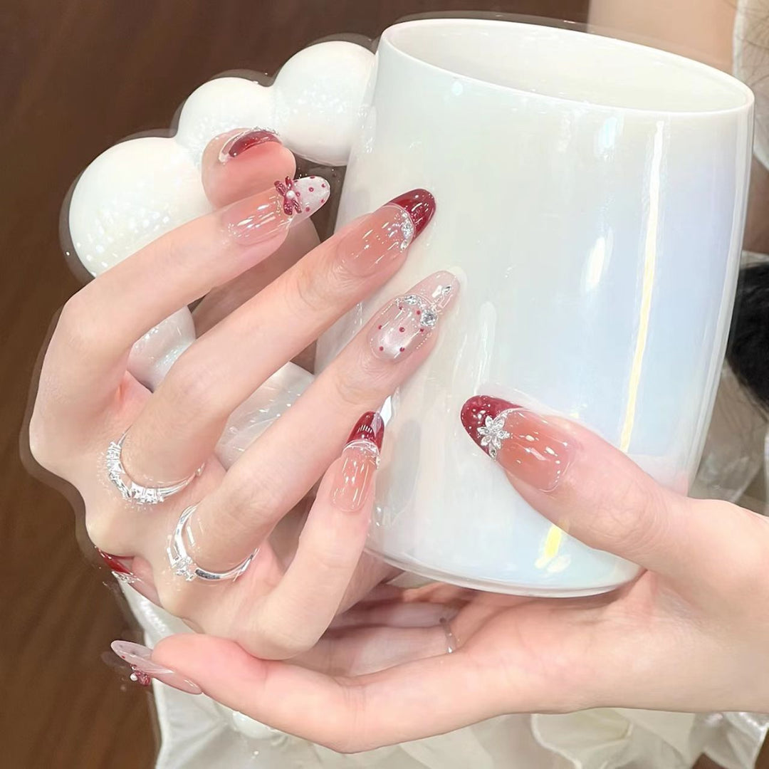 Artificial nails with elegant glitter accents Kalsten