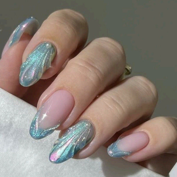 Artificial Nails in Elegant Wave Design Kalsten