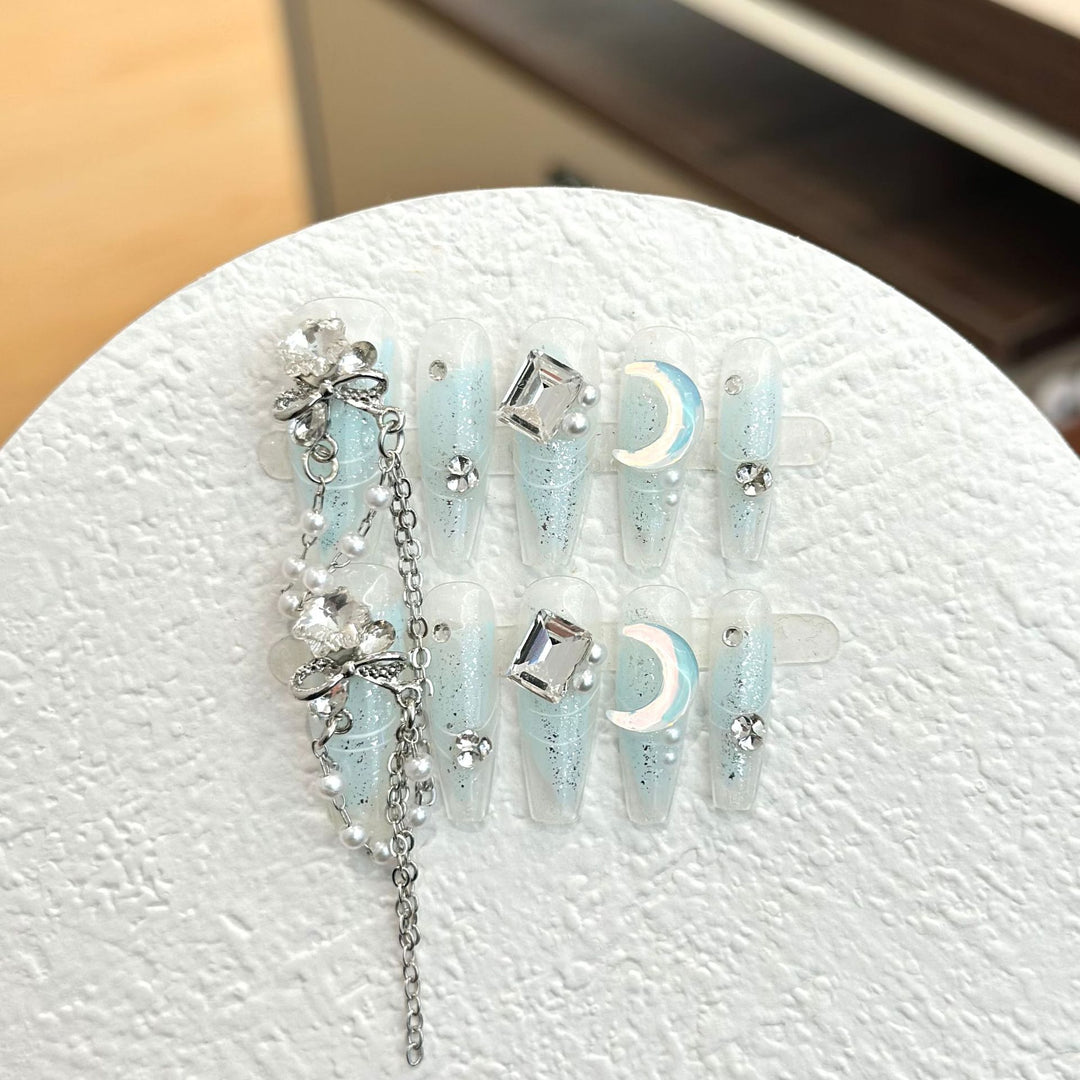 Glittering Press-On Nail Art Set with Celestial Accents