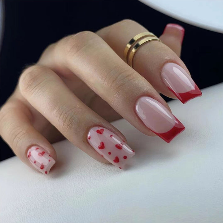 Artful nail extensions with an elegant leaf pattern Kalsten