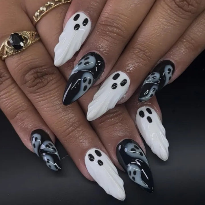 Ghost-Themed Press-On Nail Art Set Kalsten