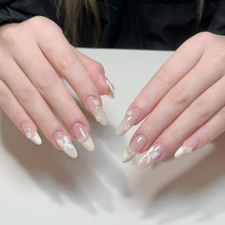 Artistic Almond-Shaped Press-On Nail Set with Elegant Floral Accents Kalsten