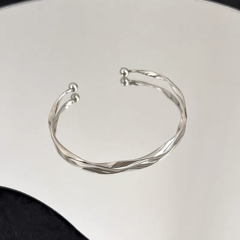 Elegant Silver Fish Charm Bracelet Kalsten
