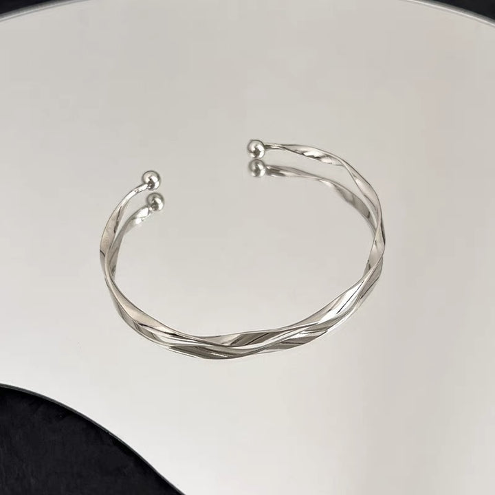 Elegant Silver Fish Charm Bracelet Kalsten