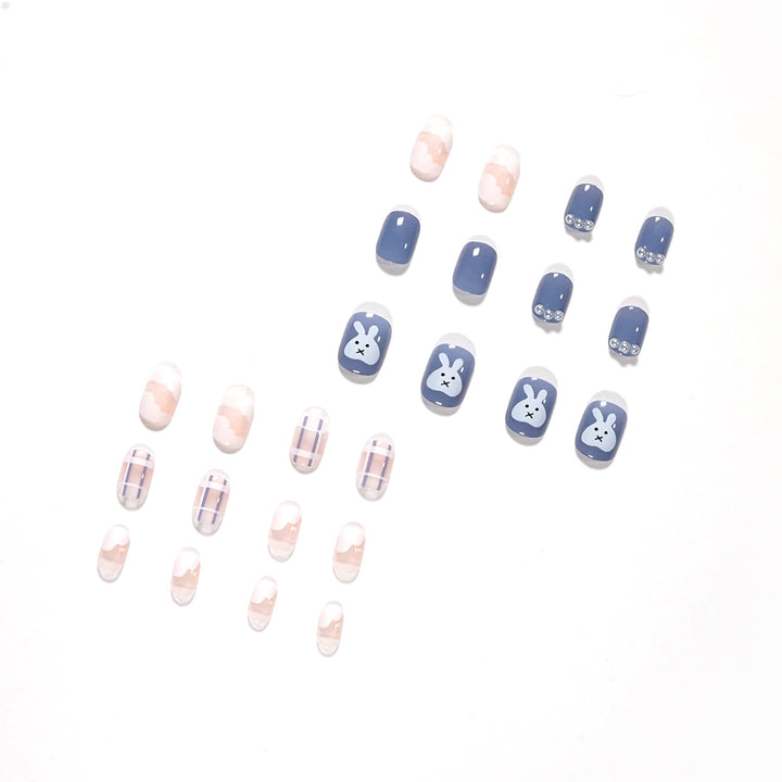 Artful Nail Art with Animal Motif Kalsten