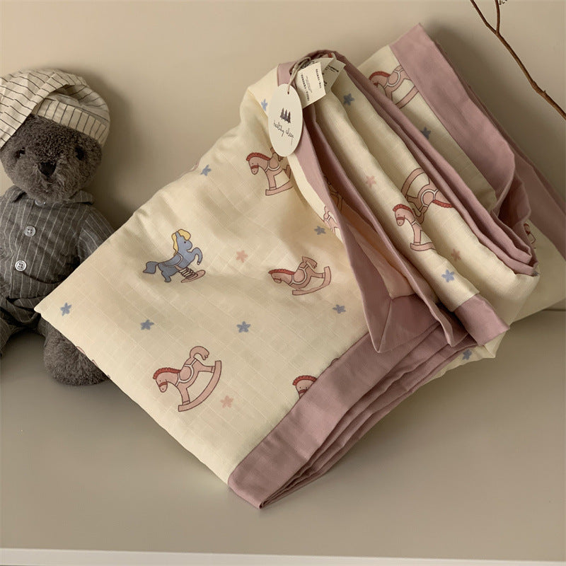 Soft muslin baby blanket with teddy design and double-layered gauze