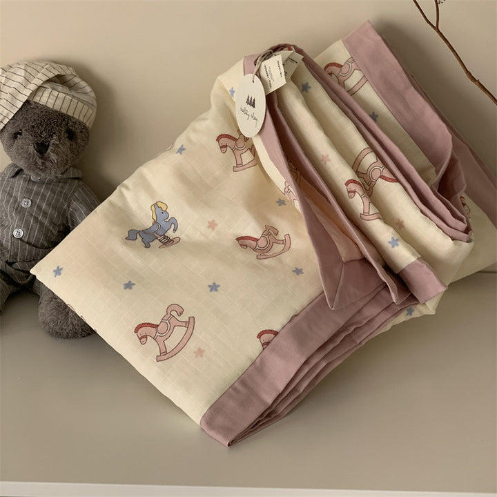 Soft muslin baby blanket with teddy design and double-layered gauze