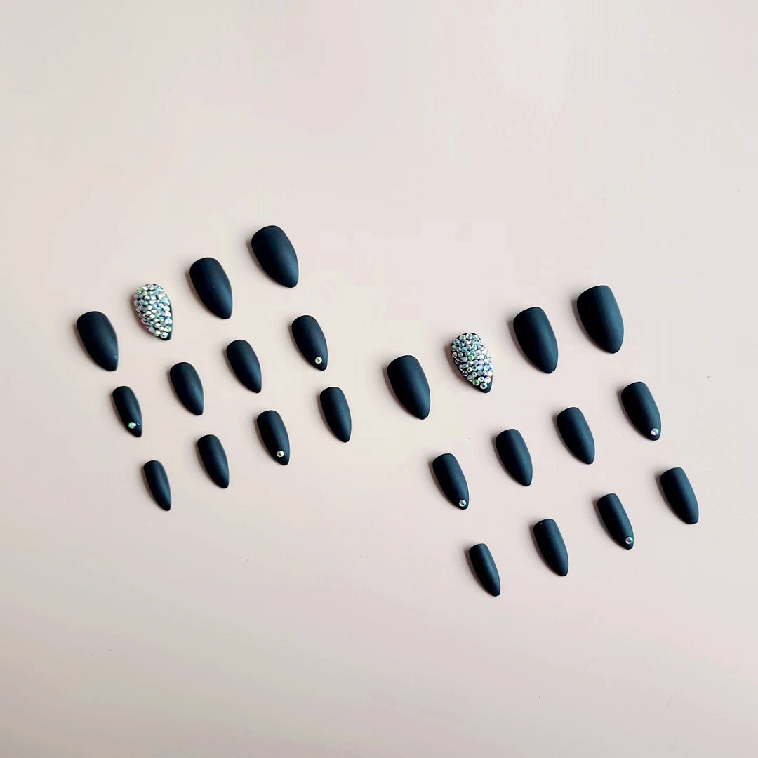 Artificial nail set with matte finish and sparkling accents Kalsten