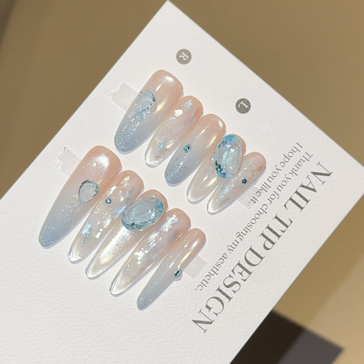 Artificial nails with rhinestones and glitter effects Kalsten