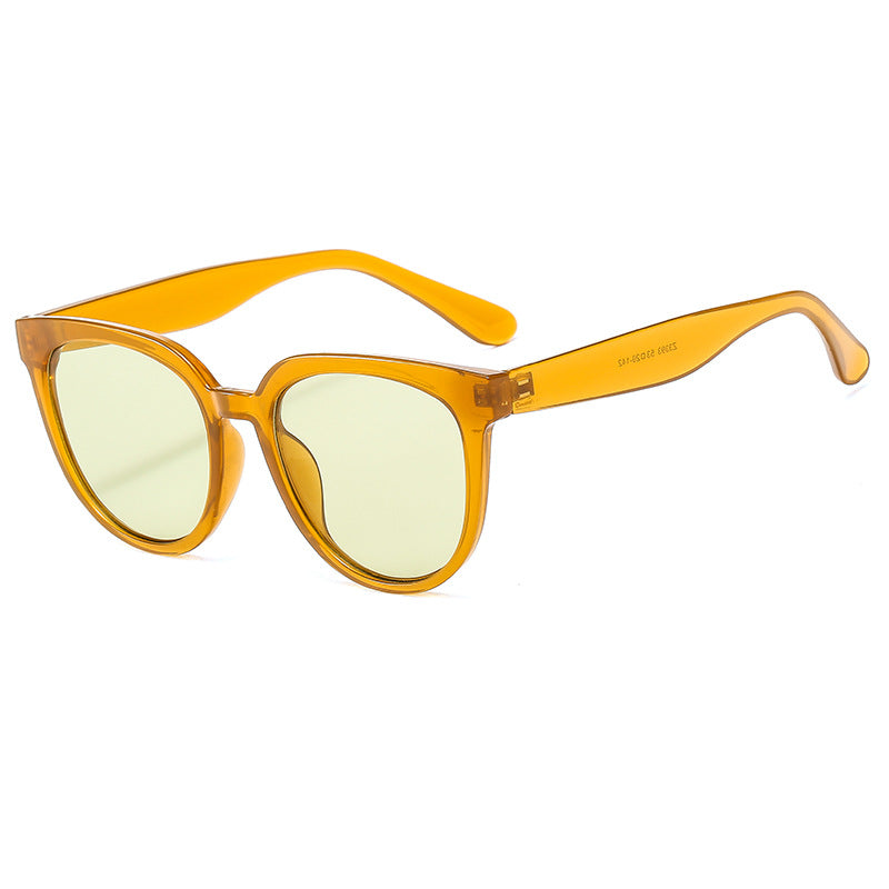 Vintage-Inspired Cat-Eye Sunglasses Timeless Style