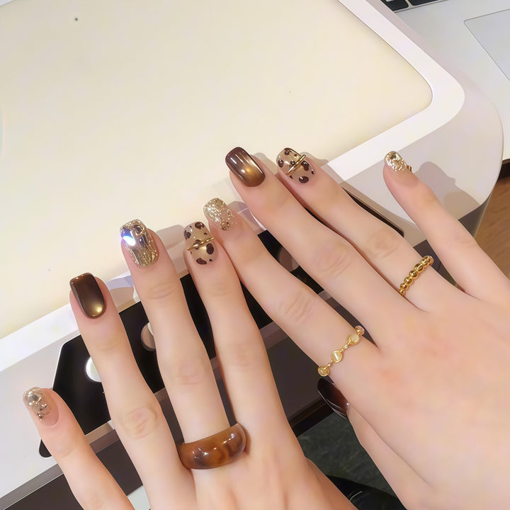 Glamorous artificial nails with exclusive accents Kalsten