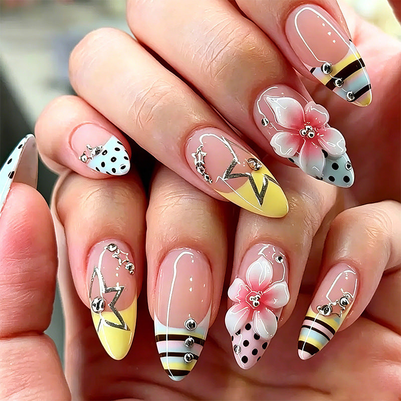 Elegant Artificial Nail Tips with Gold Accents Kalsten