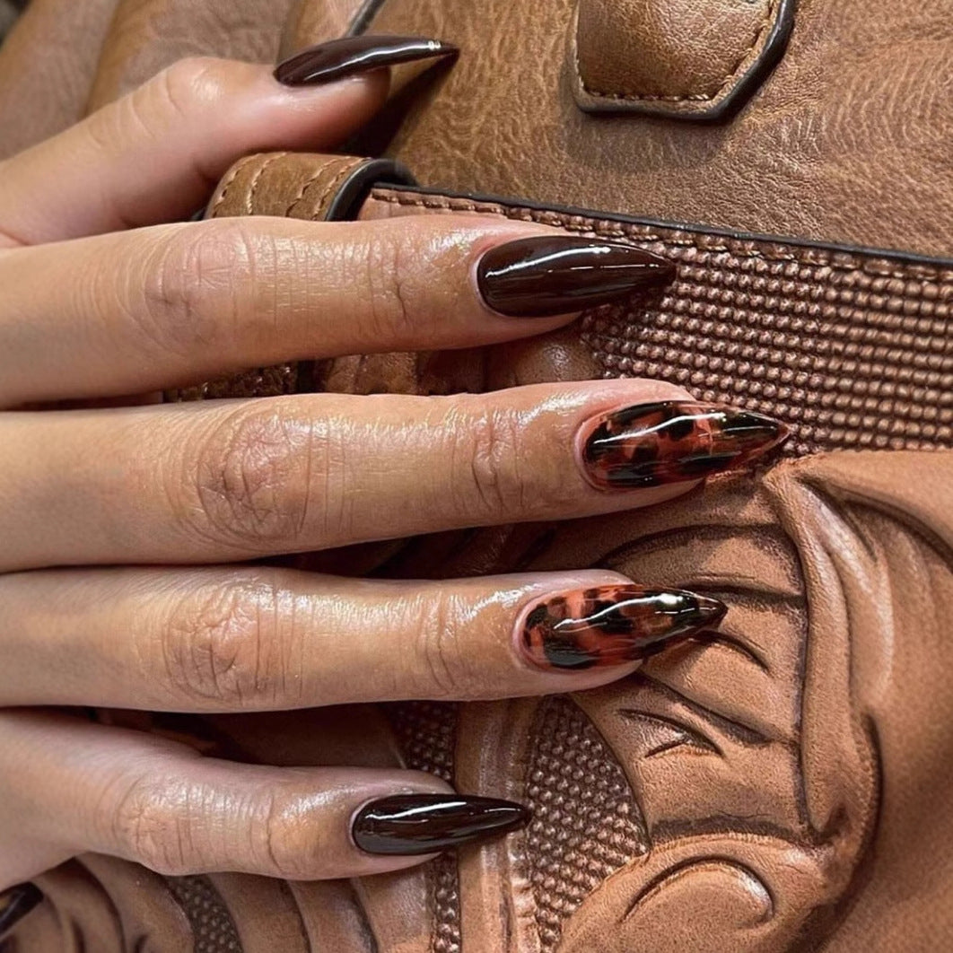 Nail set with elegant lace and animal pattern design Kalsten