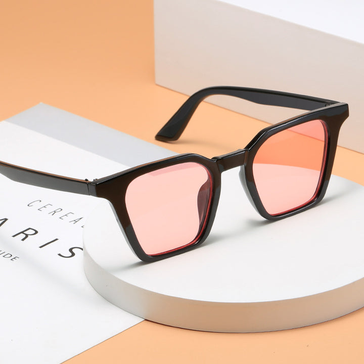 Women's square sunglasses with distinctive shield design and UV protection Kalsten