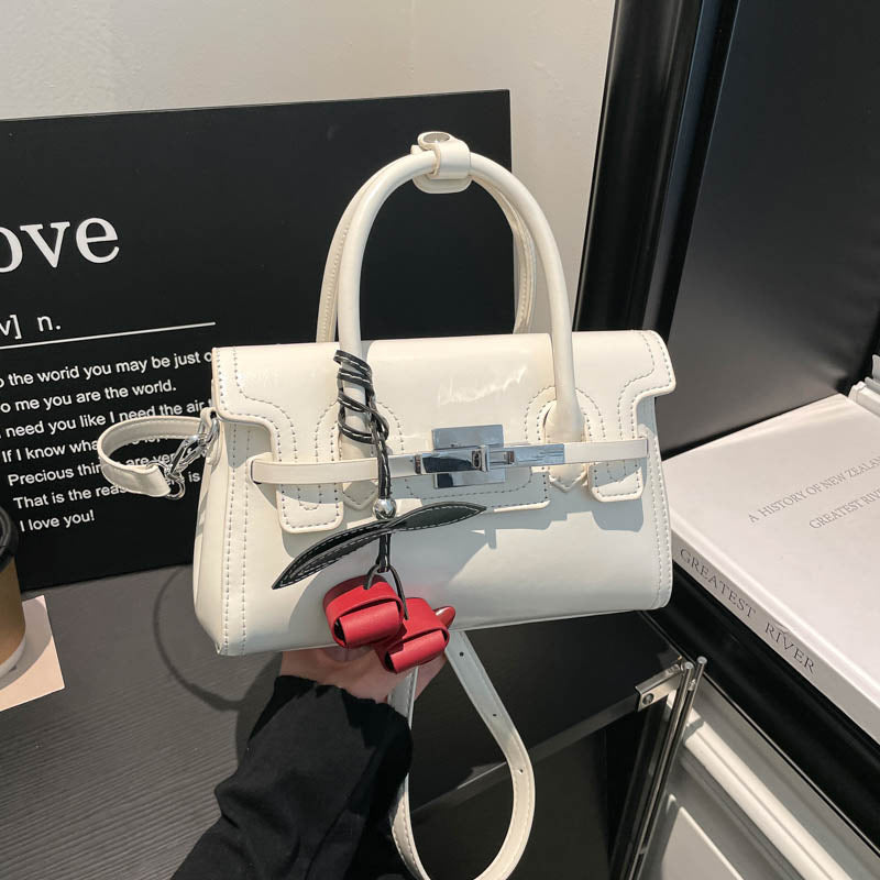 Fashion-Forward Structured Handbag Kalsten