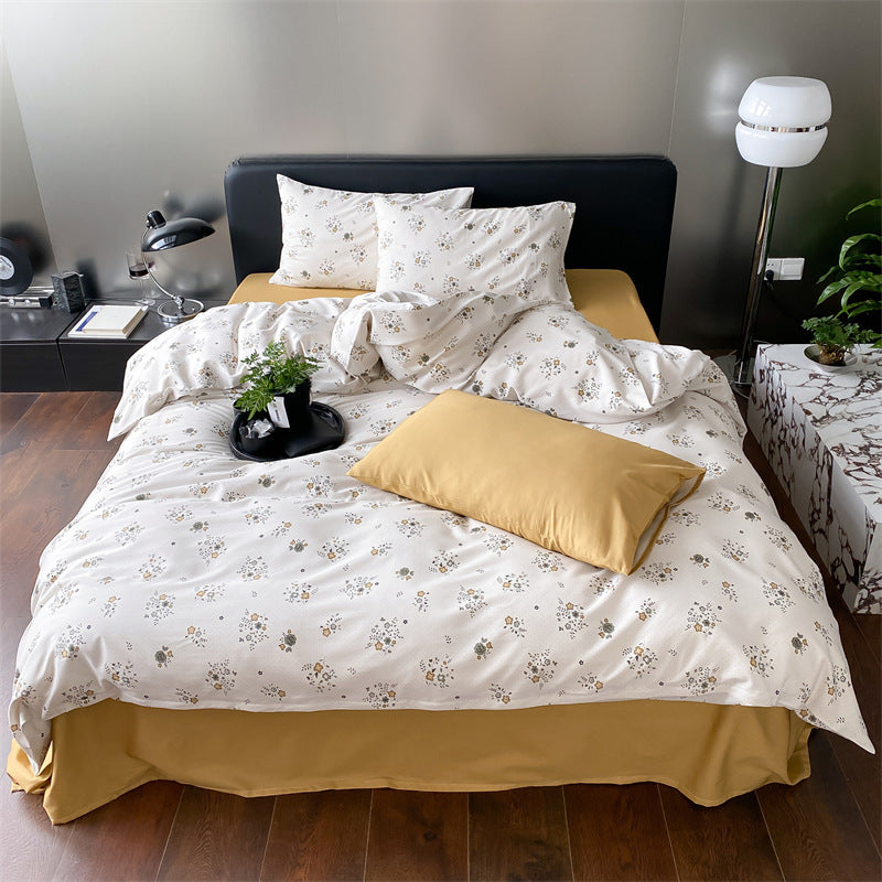 Reversible duvet cover set made of cotton percale with delicate wildflower design and pillowcases