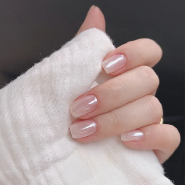 Gel-Nails In The Elegant French Style Kalsten