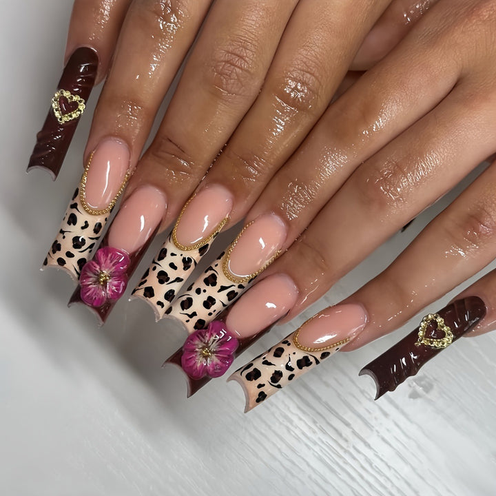 Decorative Artistic Press-On Nails Kalsten