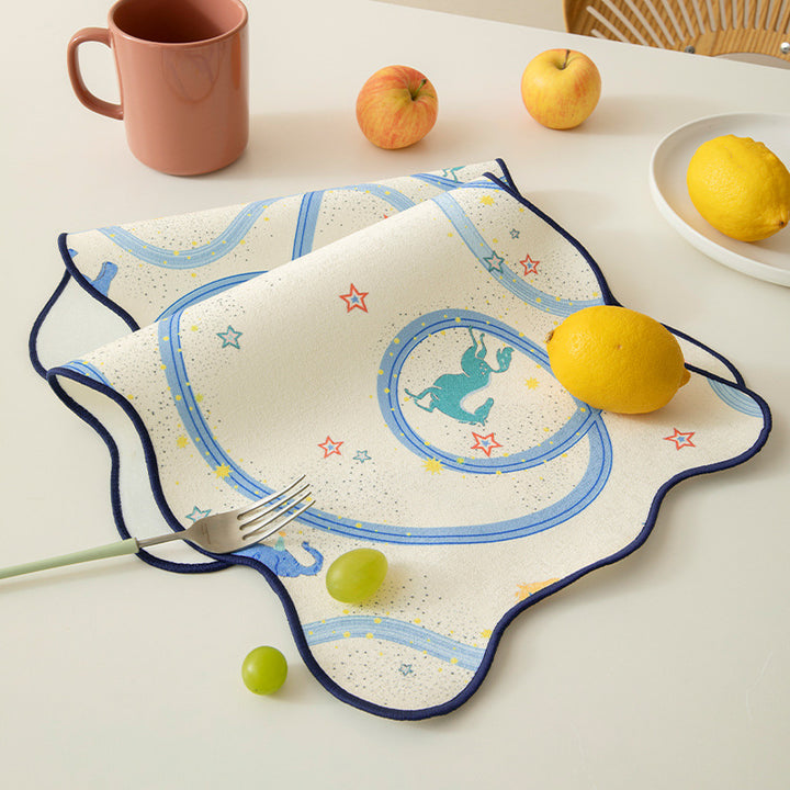playful kids' placemat made of non-slip washable silicone with animal designs Kalsten