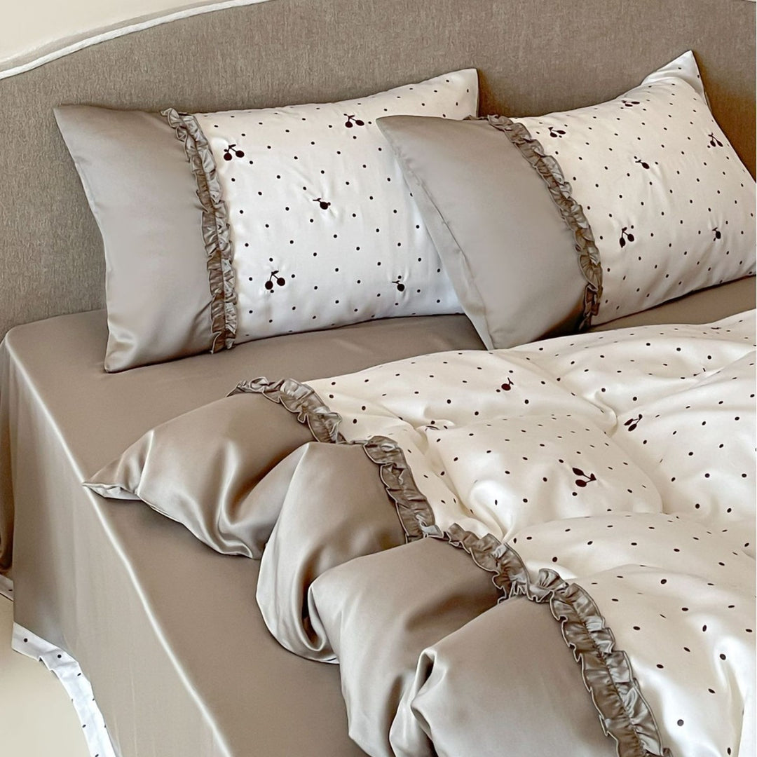 Bedding set made of cotton satin with frill edge, reversible function and fine polka dot print Kalsten