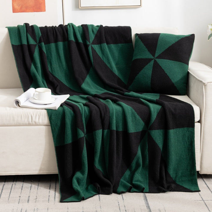 Geometric Pattern Throw Blanket