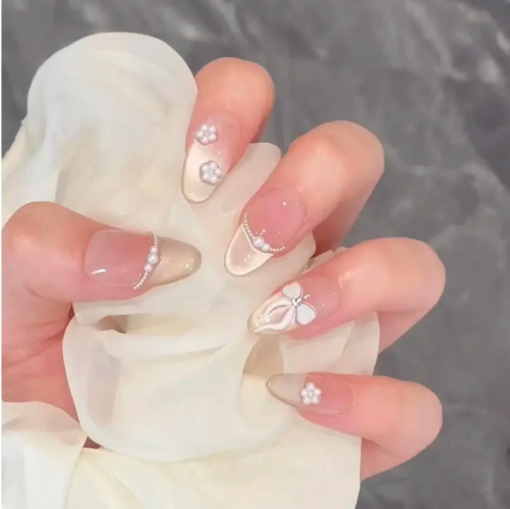 Artificial nails with elegant, adorned tips Kalsten