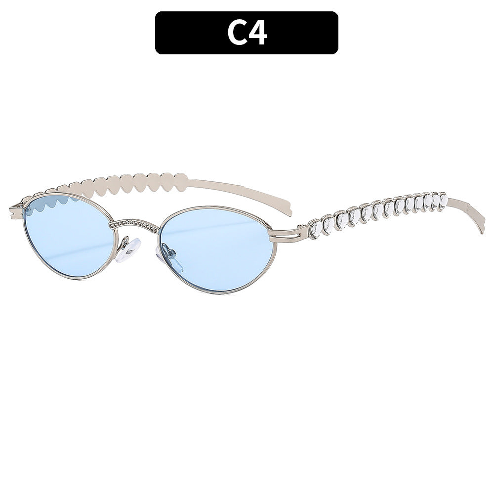 Elegant Cat-Eye Sunglasses with Decorative Crystal Accents