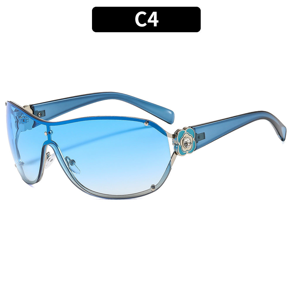 Fashionable Wide Frame Sunglasses