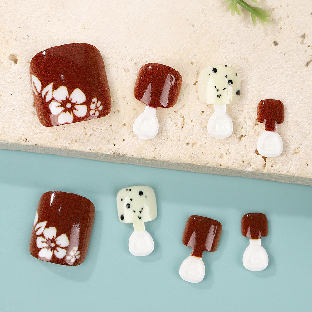 Artificial nails in elegant natural design Kalsten
