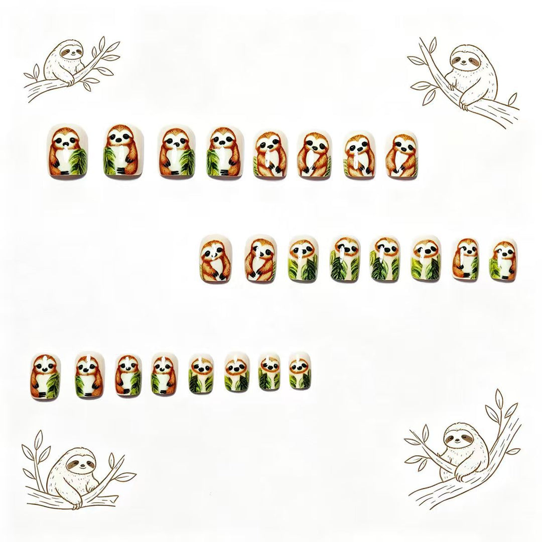 Art nails with cute sloth and leaf design Kalsten