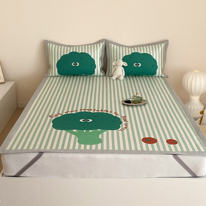 Children's bedding set with monster truck print made of breathable cotton blend