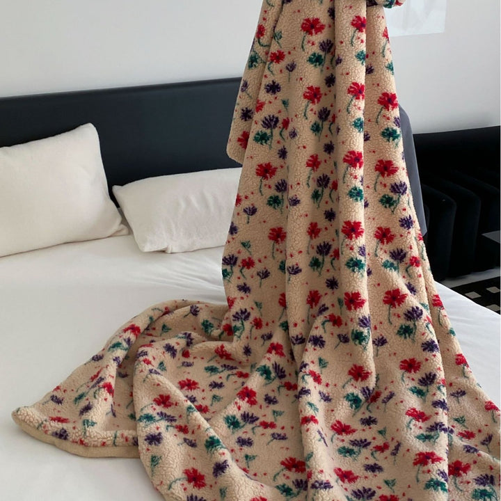 Extra-soft Sherpa throw blanket in check pattern with high pile