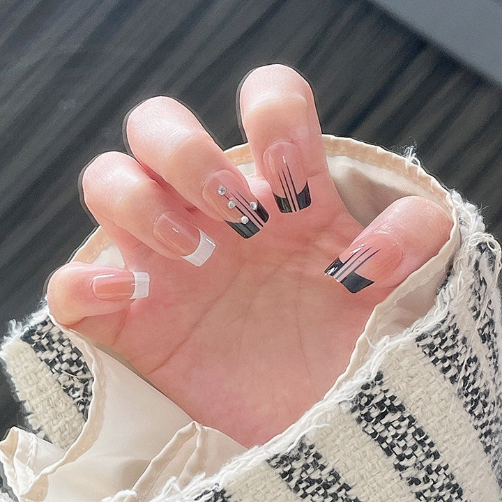 Elegant Press-On Nail Set with Artistic Design Kalsten