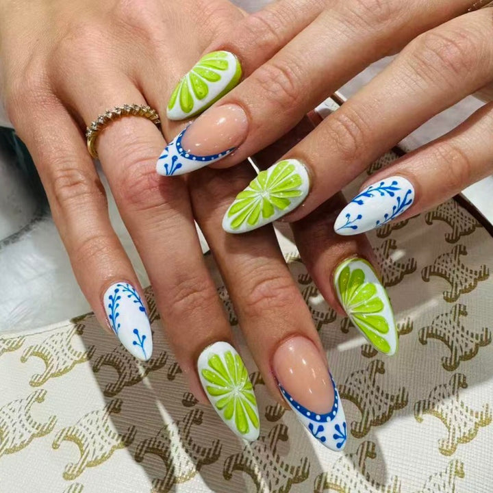 Animal-Inspired Press-On Nail Art Set Kalsten