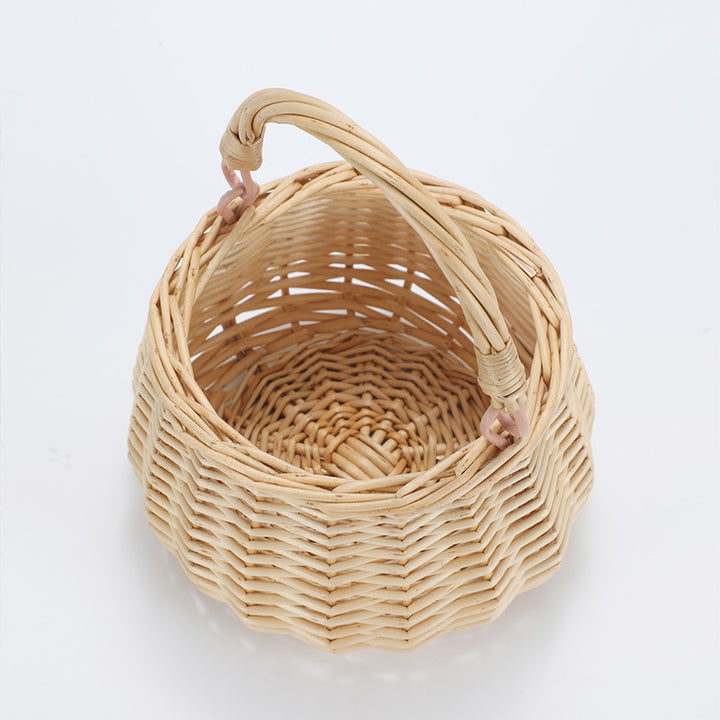 Handcrafted basket made of natural wicker Kalsten