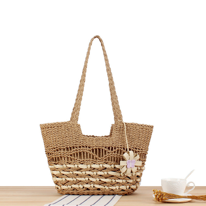 Elegant Beach Bag with Handwoven Basket Pattern Kalsten