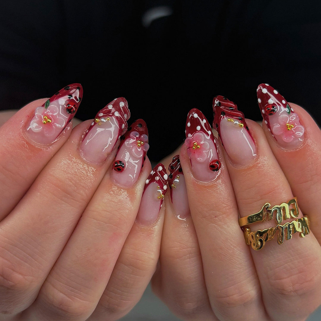Floral-Patterned Press-On Nail Art Set