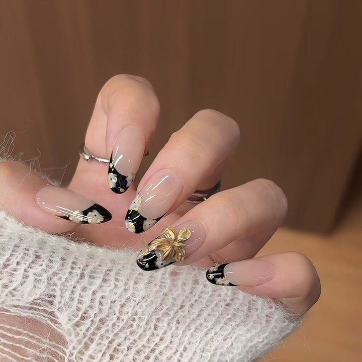 Elegant Floral Press-On Nail Art Kalsten
