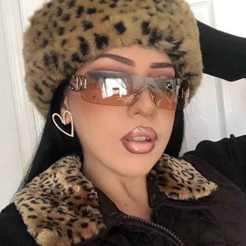 Women's futuristic sunglasses with ultra-modern metal accents Kalsten