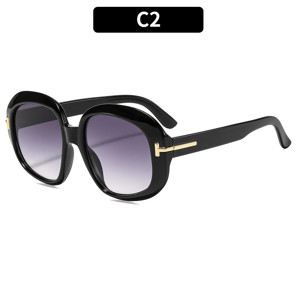 Oversized Retro-Inspired Sunglasses