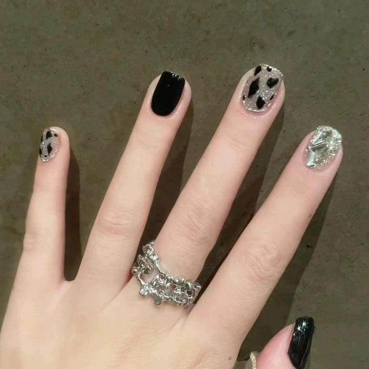 Creative Nail Art Set with Elegant Animal Accents Kalsten